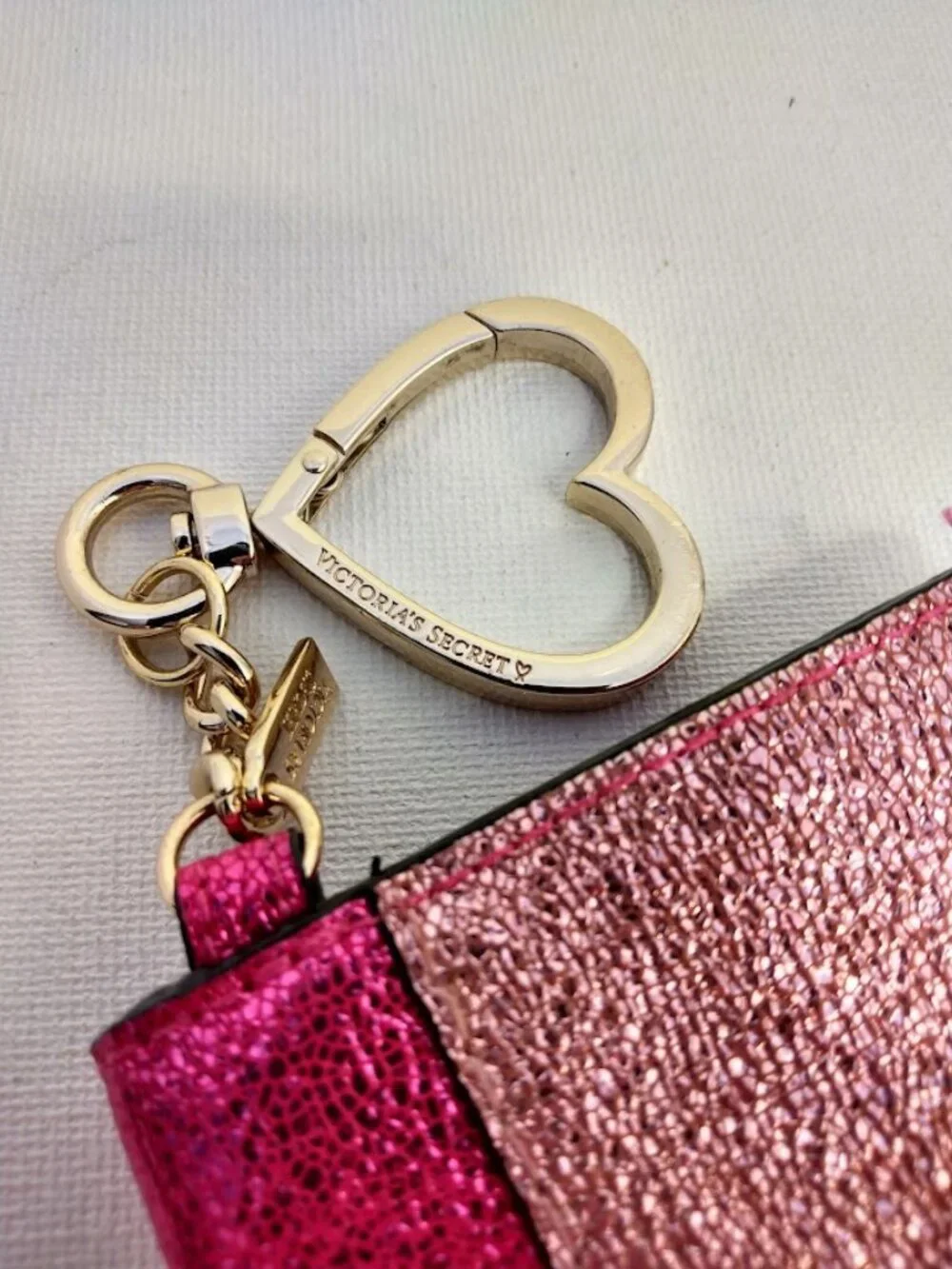 Victoria's Secret Keychain and Card Holder Sparkle Hot Pink Metallic Red Lips - Picture 6 of 9